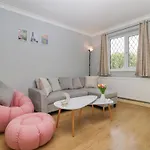 20 Honeycroft